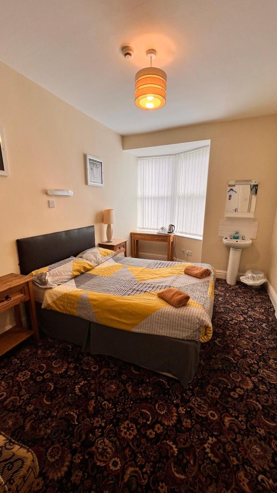 Castle Lodge Guest House 86-88 Sheil Rd L6 3AF Liverpool Extérieur photo