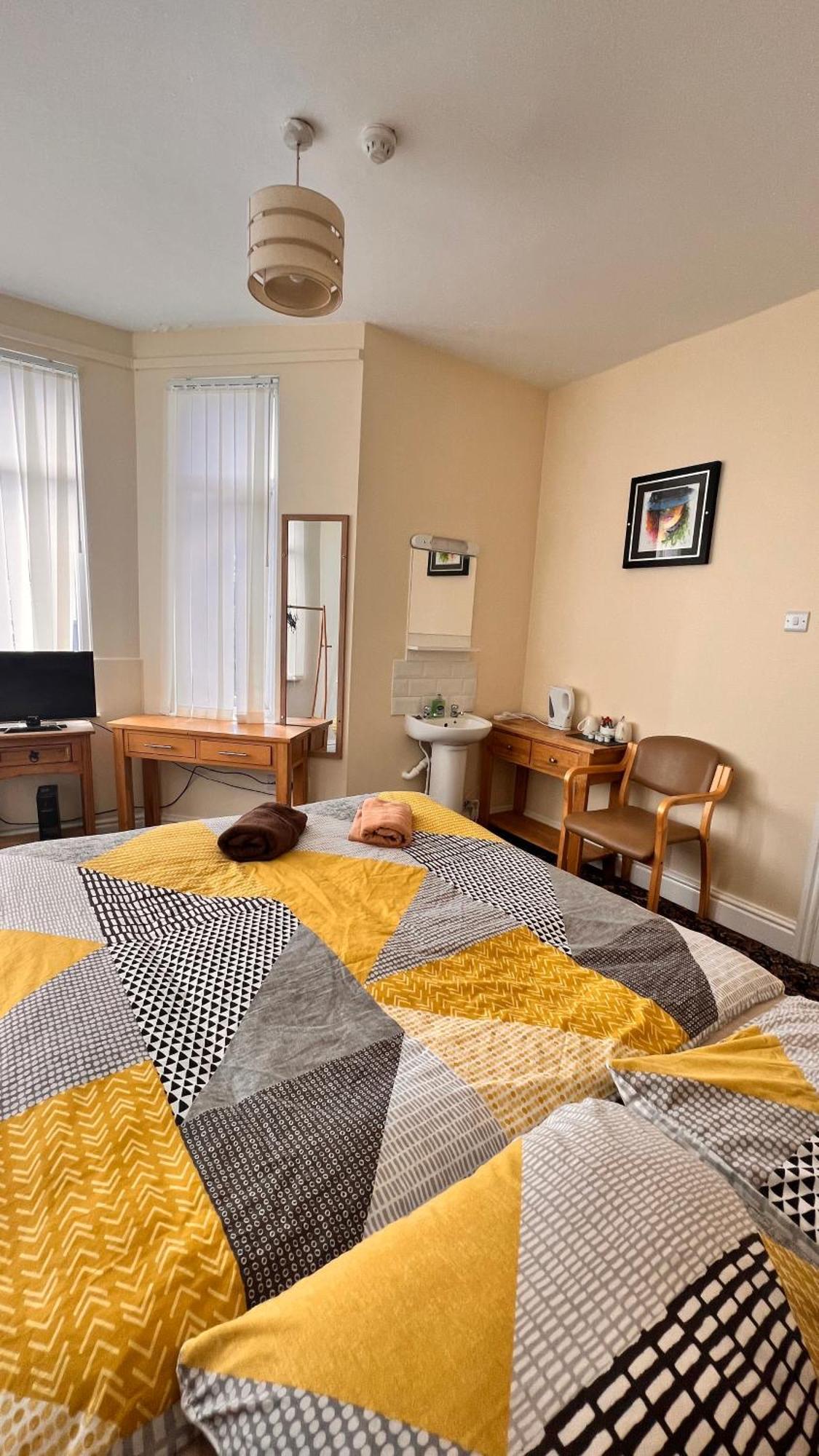 Castle Lodge Guest House 86-88 Sheil Rd L6 3AF Liverpool Extérieur photo