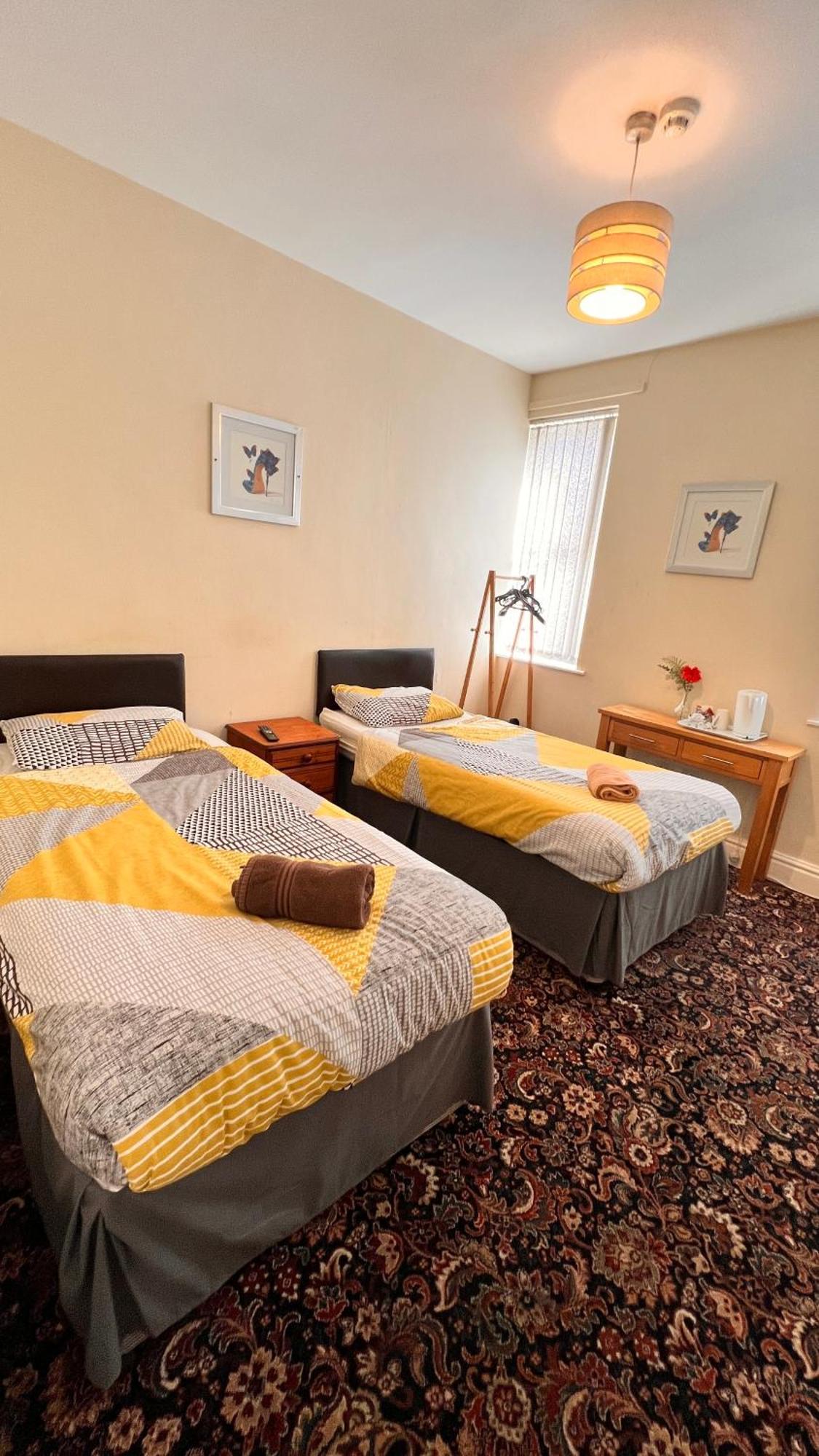 Castle Lodge Guest House 86-88 Sheil Rd L6 3AF Liverpool Extérieur photo