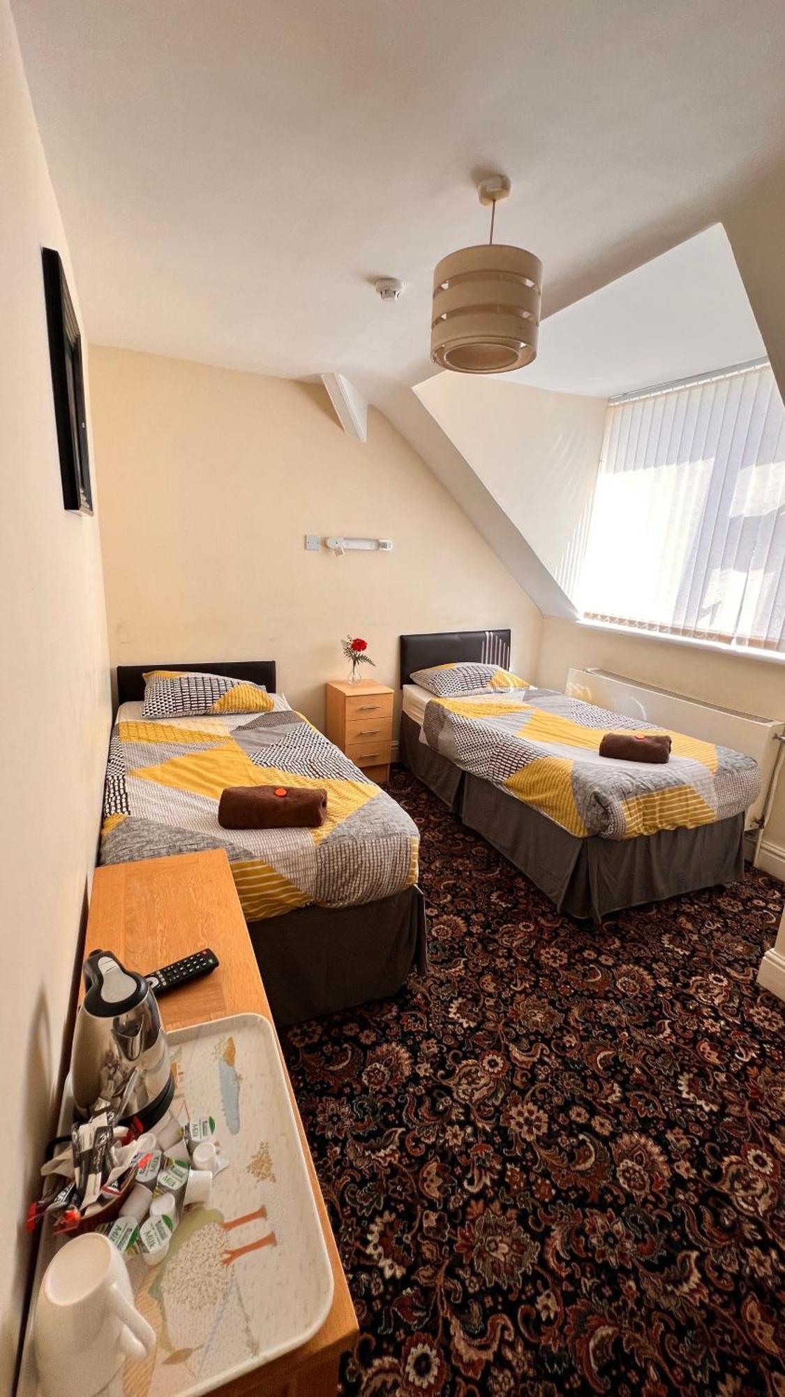 Castle Lodge Guest House 86-88 Sheil Rd L6 3AF Liverpool Extérieur photo