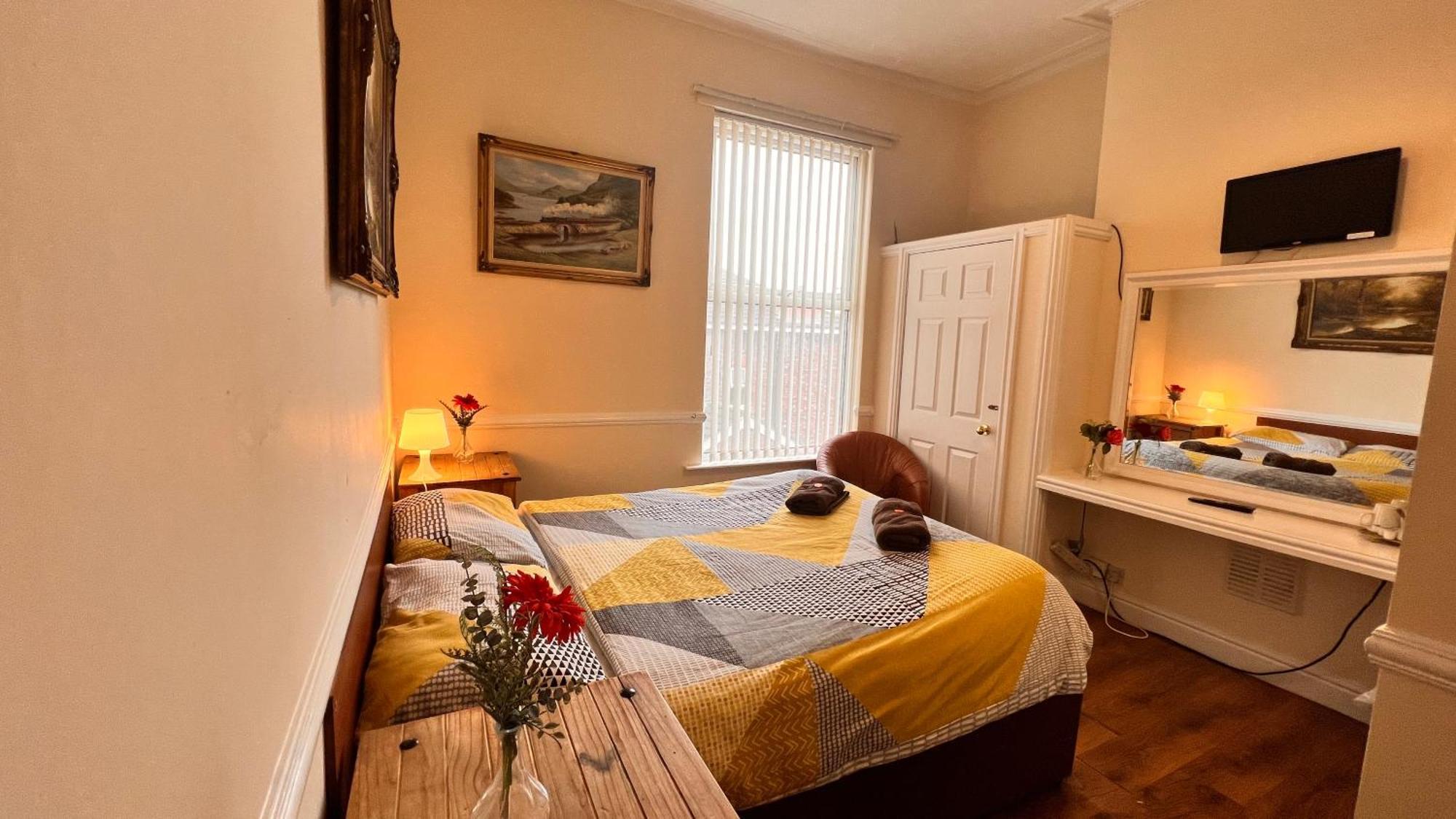 Castle Lodge Guest House 86-88 Sheil Rd L6 3AF Liverpool Extérieur photo