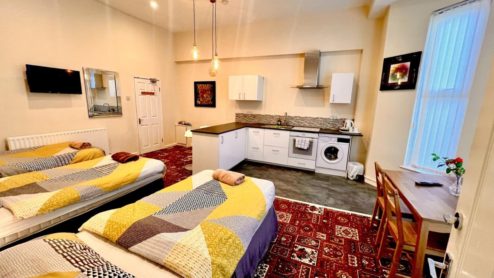 Castle Lodge Guest House 86-88 Sheil Rd L6 3AF Liverpool Extérieur photo
